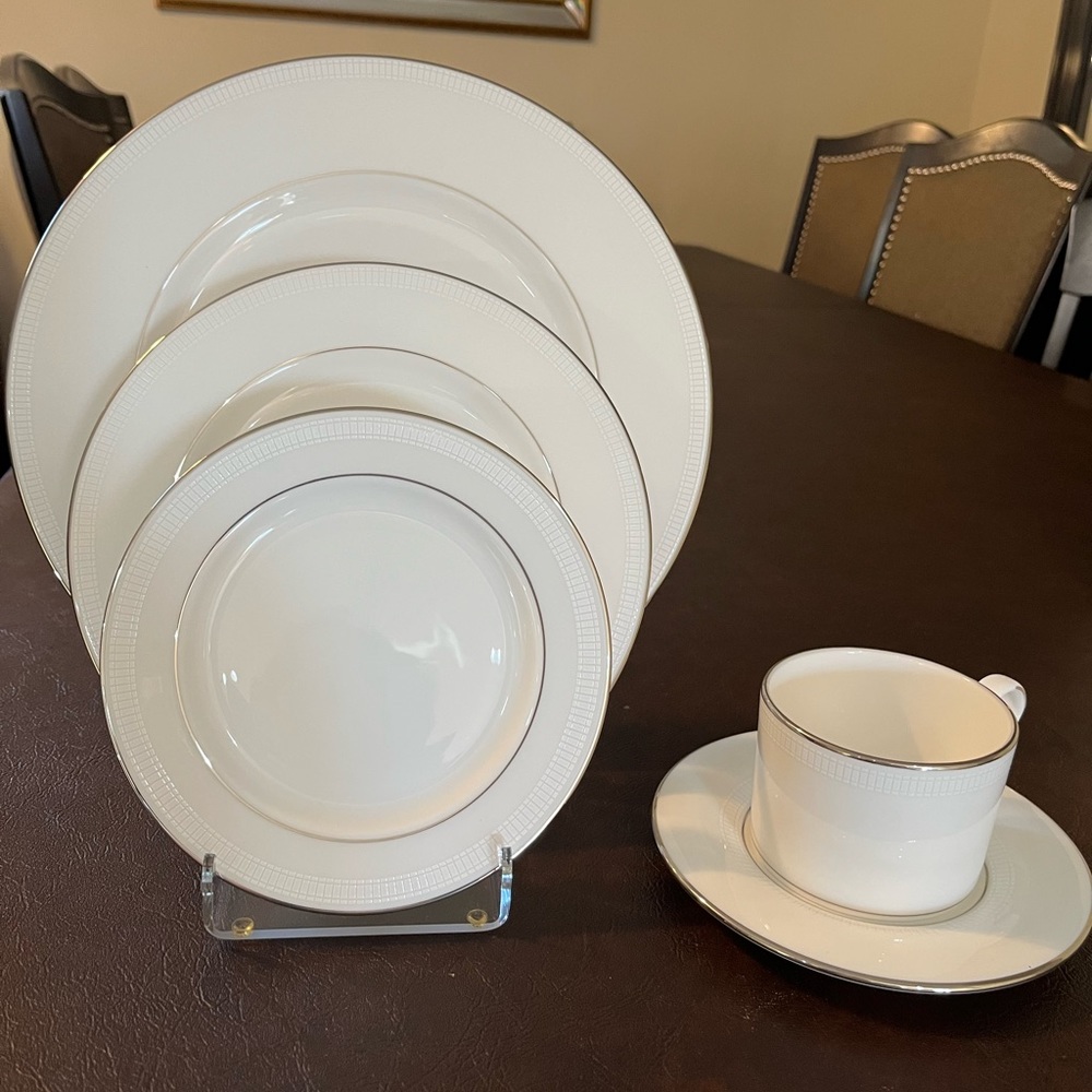 COPY - COPY - COPY - 1 set of Lenox Tribeca 5 piece bone china place setting. N…